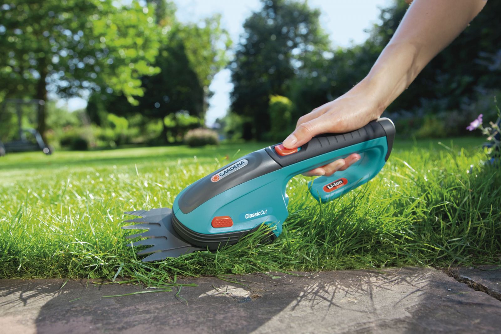 Máy cắt cỏ cầm tay gardena 8885