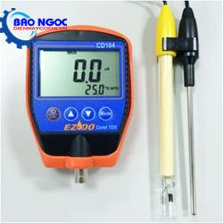 Máy đo độ dẫn, độ mặn và nhiệt độ CD-104